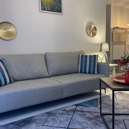 Loft تيرانا